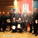 hinten: OBD Klaus Maurer, BI Andreas Hesse, LJFWV 
Lena Maria Christina Igla, BERFV Frank Meyer, HBM Heinz Harden, LBF André Wronski, Senator Andy Grote, Präsident d. dt. Fw. Hartmut Ziebs, OBM Sören Steinberg
vorne: LJFW Uwe von Appen, Senator a.D. Michael Neumann