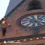 Abseilen vom 132m hohen Kirchturm.