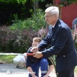 Auch der Feuerwehrchef lässt sich den Spaß nicht nehmen