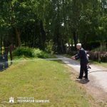 Auch der Feuerwehrchef lässt sich den Spaß nicht nehmen