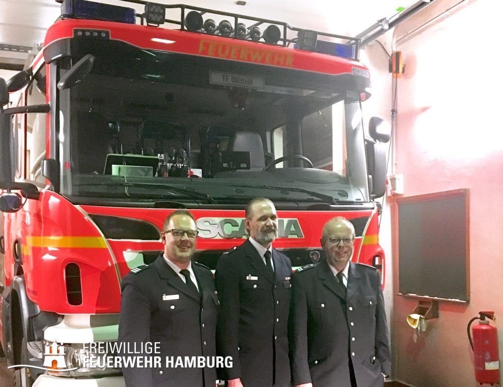 vlnr.: Bereichsführer Henning Heidmann, Wehrführer Stefan Bahls, ehem. Wehrführer Dirk Lübkemann - Foto: © FF Ohlstedt