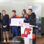 Überreichung des Schecks von der Fahrschule Angerer