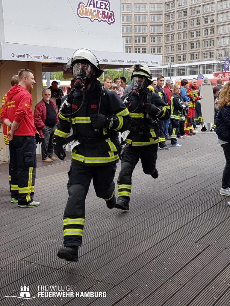 Start beim Berliner Firefighter Stairrun (C) FF Eimsbüttel