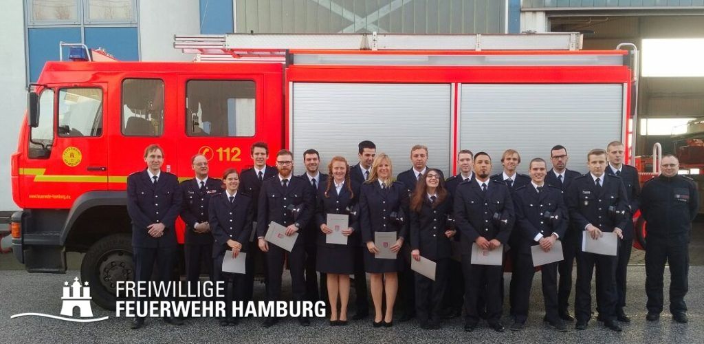 GAL Altona 192 - ganz li. BerF Jan Wilbrandt, BAB-S Michael Tropp (Osdorf), ganz re. TH-Fachbereichsleiter Heiko Blockus (Lurup)