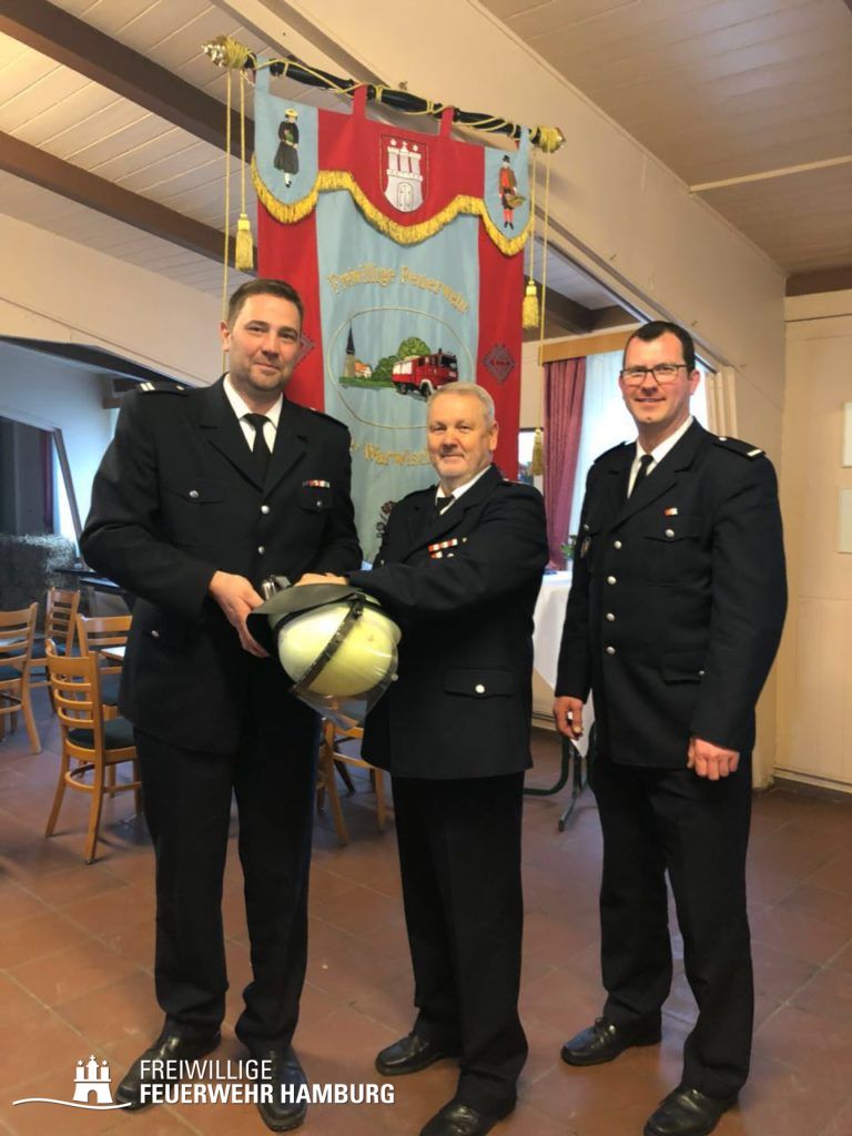 (v.l.n.r.)
WF Olaf Eilk, Jubilar Norbert Holst und WF/V Marco Sommer