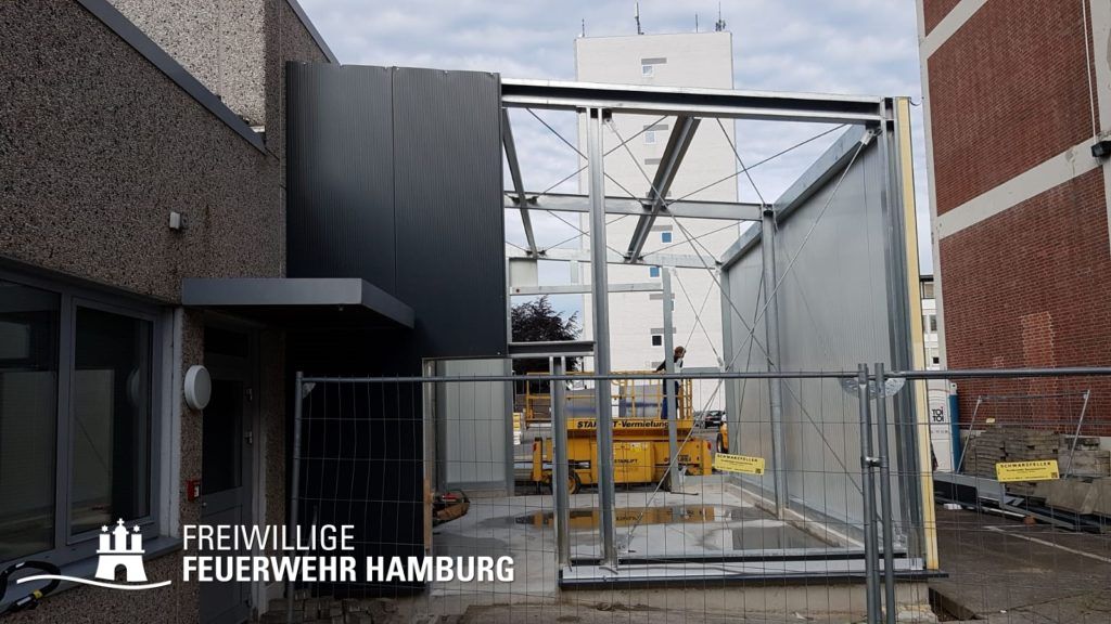 Die Garage mitten in der Bauphase