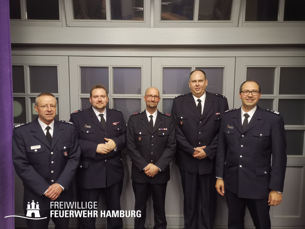 v.l.n.r.: Wahlleiter Andreas Kattge, Henrik Strate, Gunnar Peters, Jörg Eckloff, LBF Harald Burghart