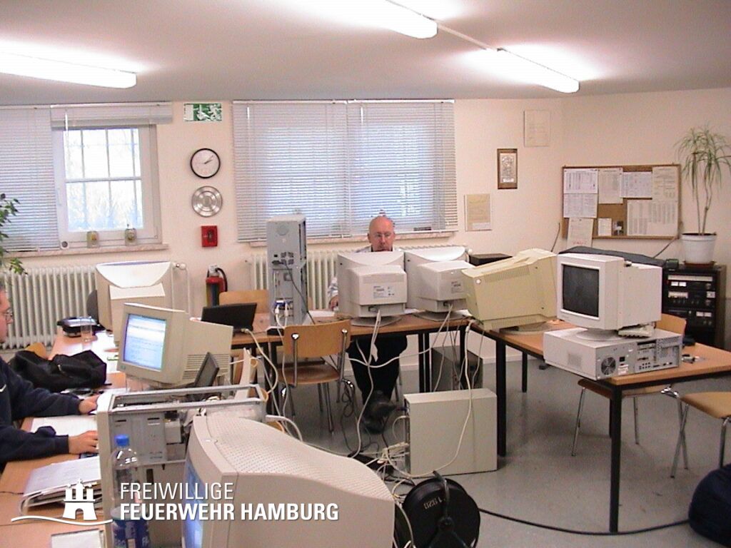 In den Räumen der FF Altona wurde fleißig an den ersten Websites gearbeitet.