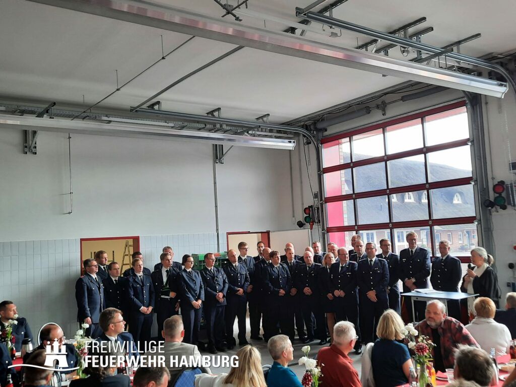 Segnung der Einsatzabteilung durch Pastorin Erneli Martens