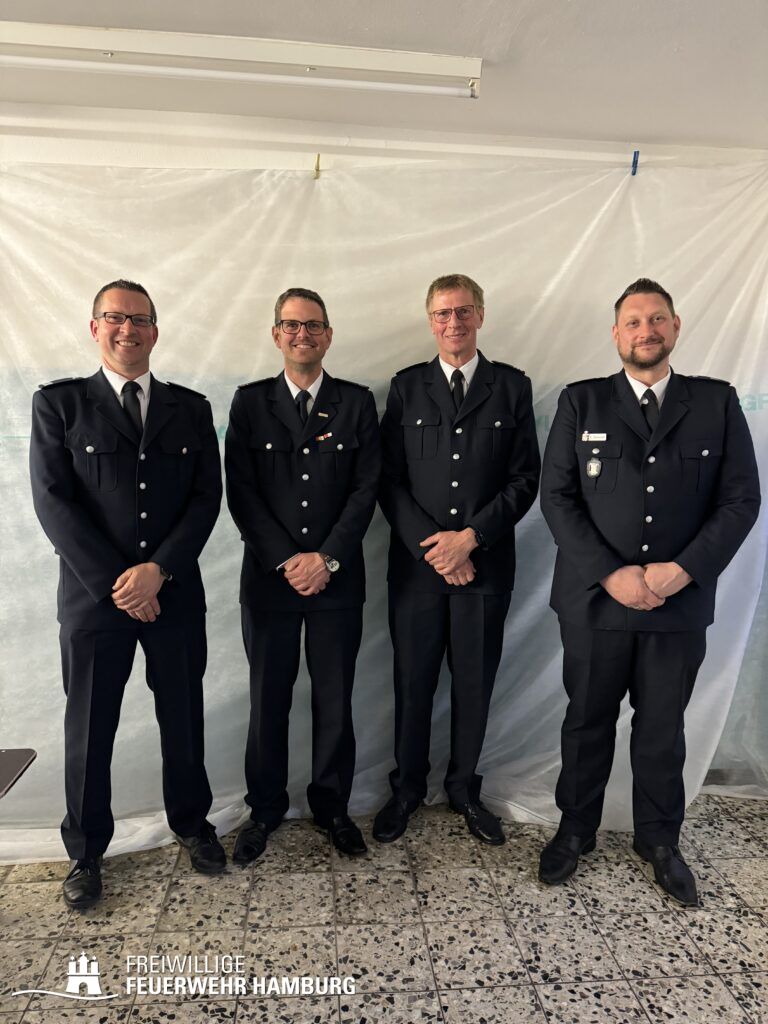 v.l.n.r. WF/V Andre Klingwort, Jubilar Nils Heitmann, WF Heiner Meyns und BerF Karsten Sommer